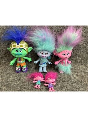 DreamWorks Trolls Action Figure Set - 5 Pieces with Colorful Hair